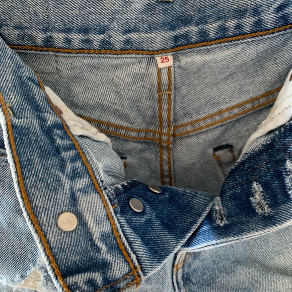 Levi‘s light blue high rise jeans shorts - Picture 4 of 4